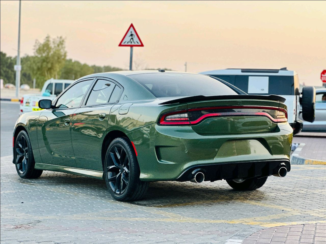 Dodge Charger - Image 8