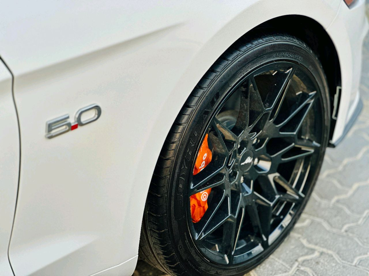 Ford Mustang - Image 10