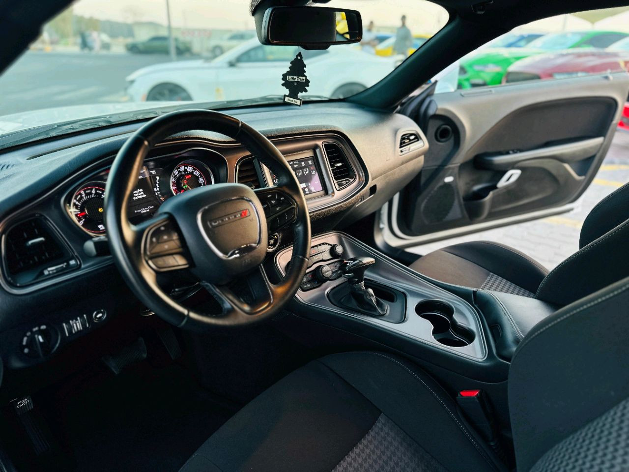 Dodge Challenger - Image 10