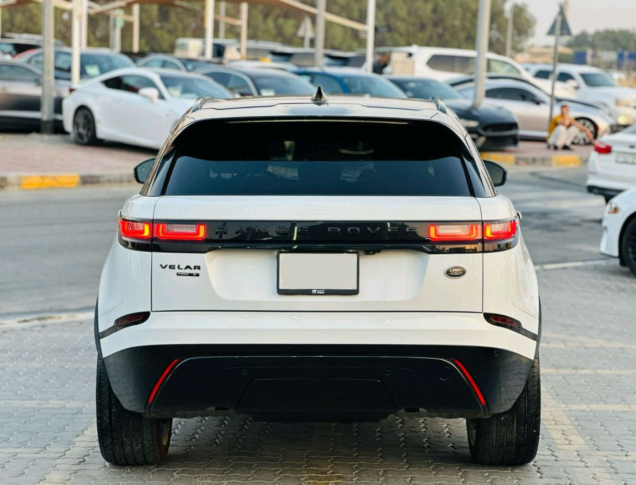 Range Rover VELAR - Image 8