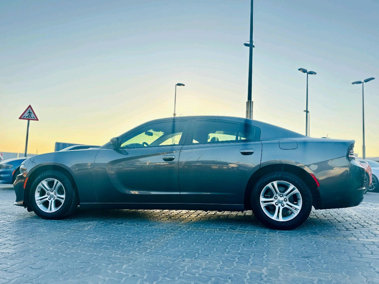 Dodge Charger - Image 9