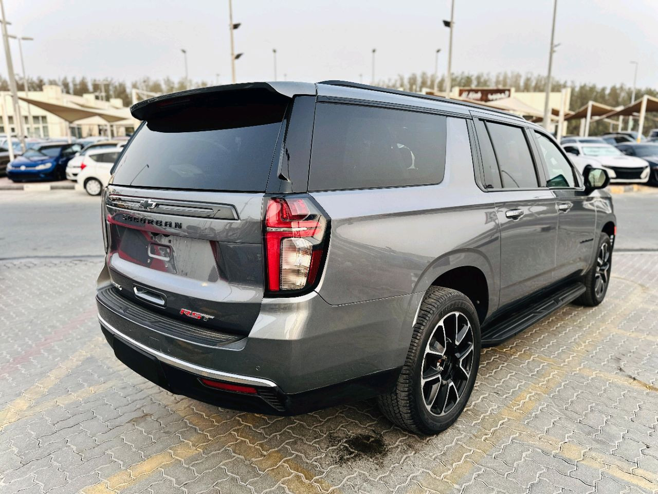 Chevrolet Suburban - Image 4