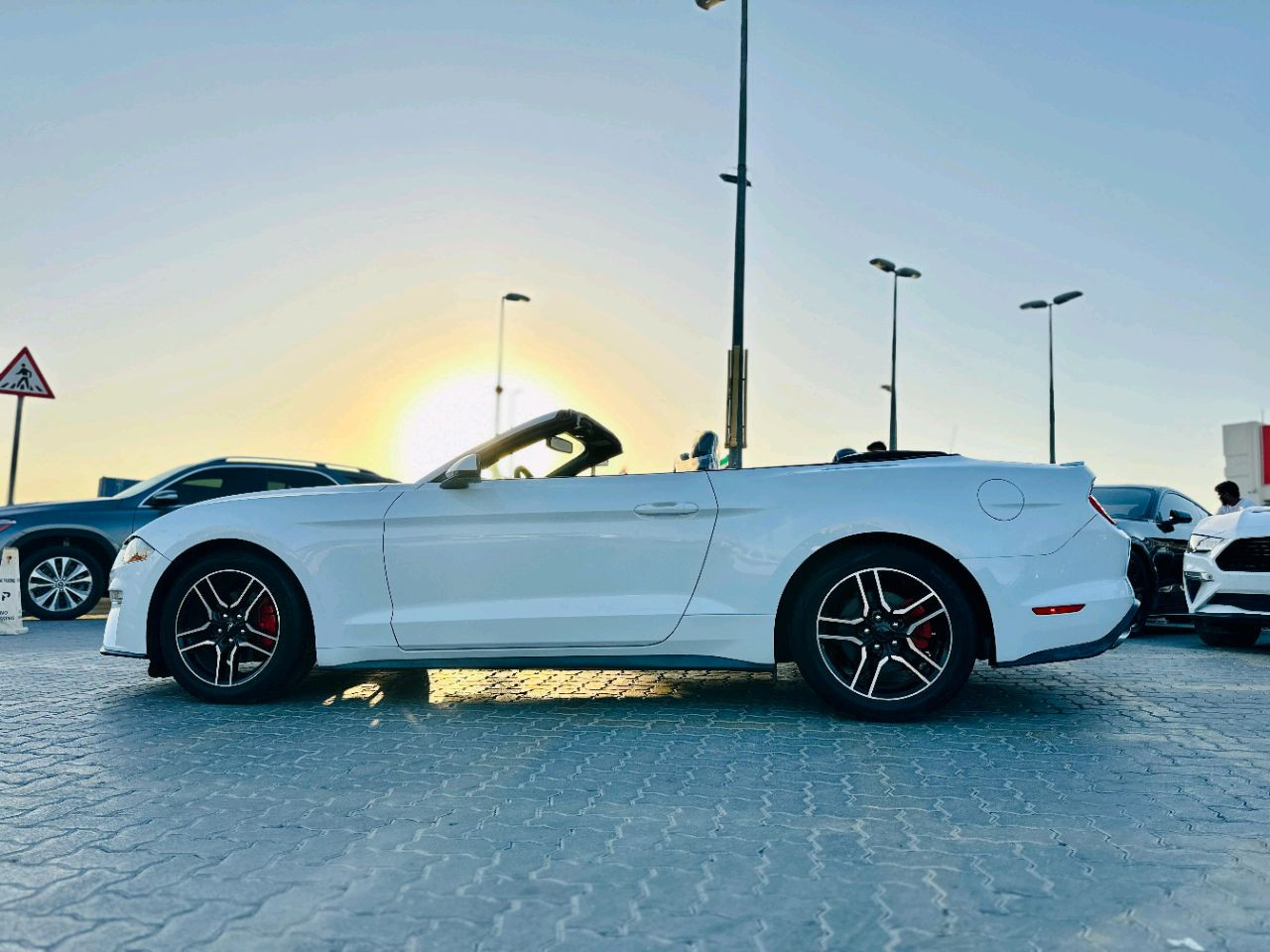 Ford Mustang - Image 5