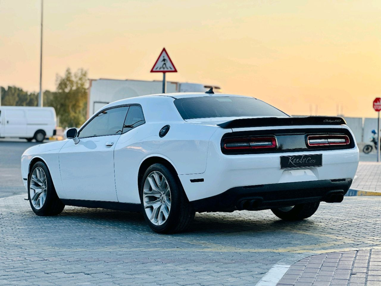 Dodge Challenger - Image 8