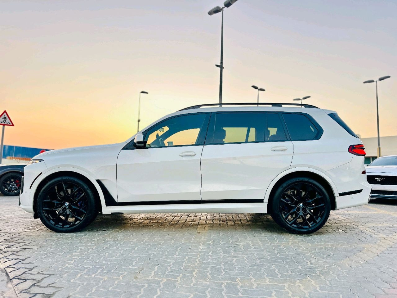 BMW X7 - Image 9