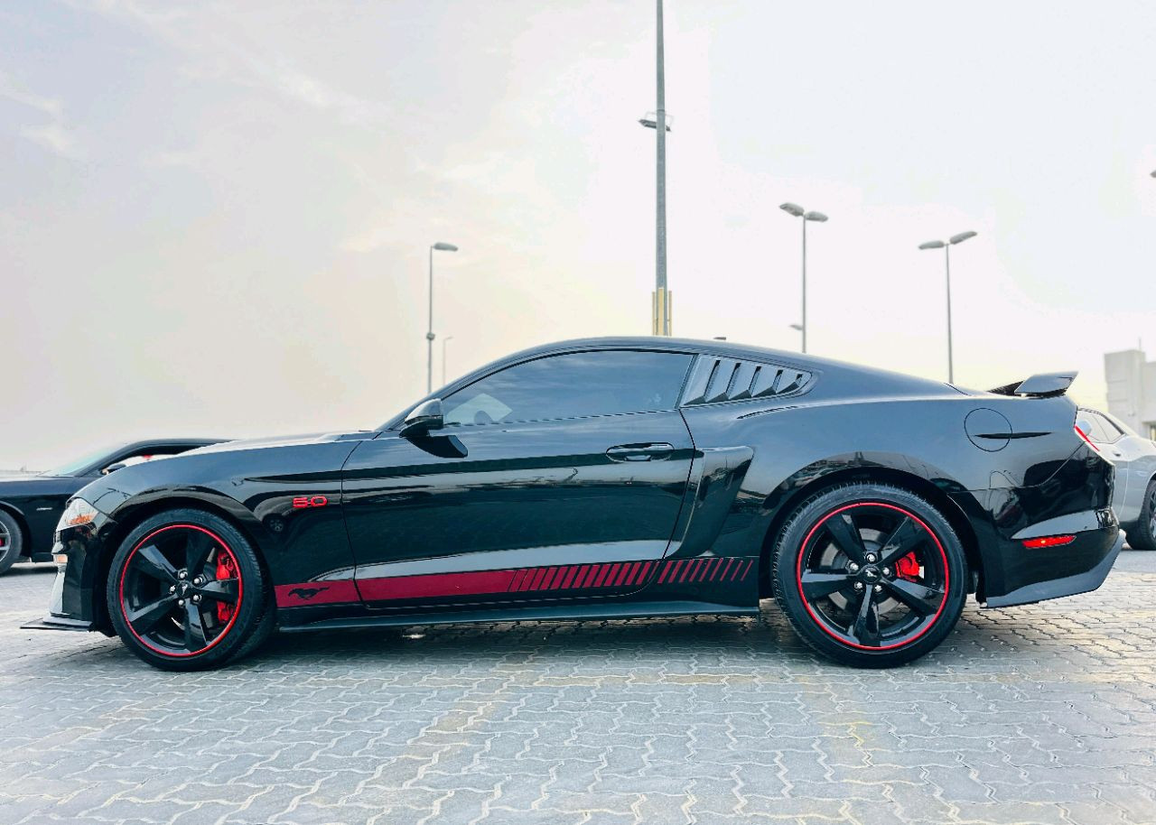 Ford Mustang - Image 9