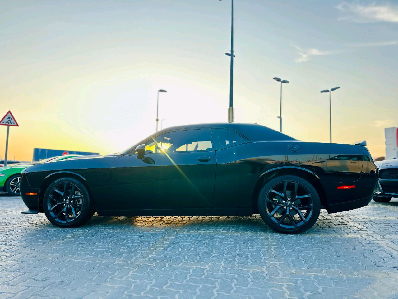 Dodge Challenger - Image 9