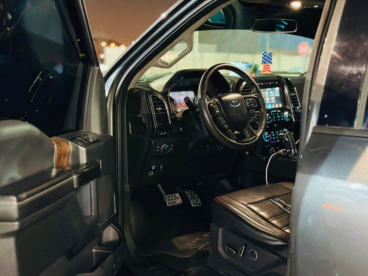 Ford F-Series Pickup - Image 11