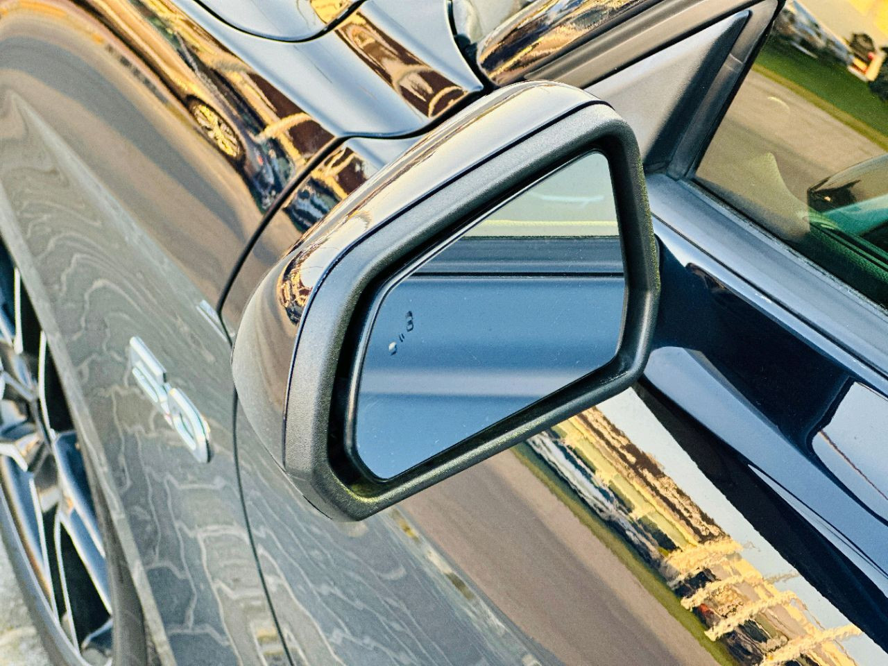 Ford Mustang - Image 3