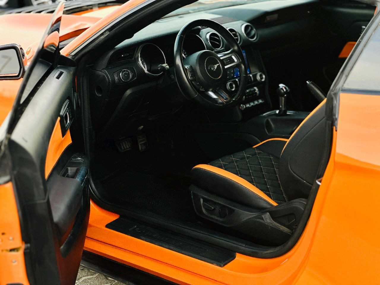 Ford Mustang - Image 7