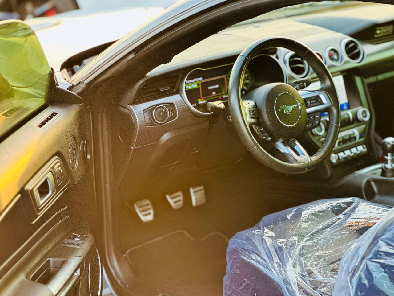 Ford Mustang - Image 11