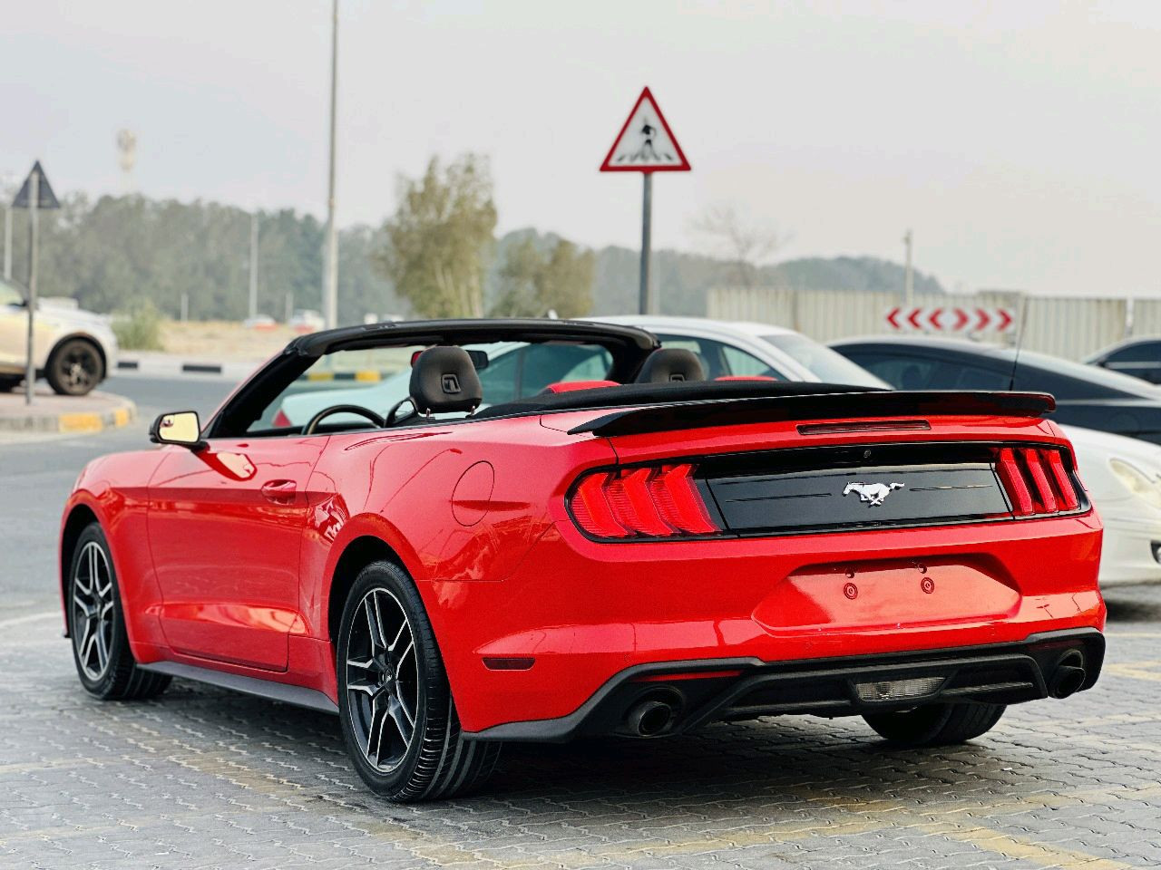 Ford Mustang - Image 8