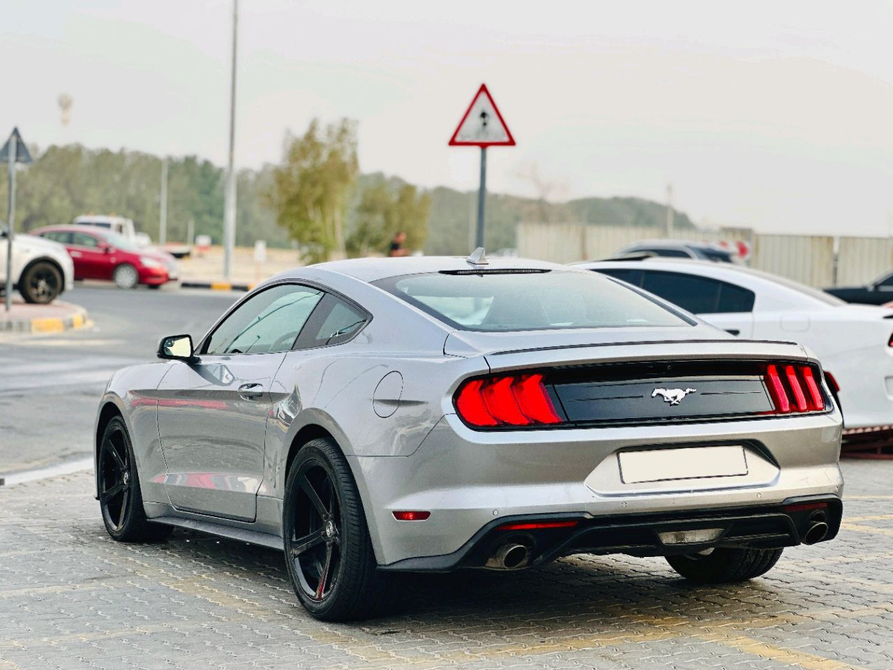 Ford Mustang - Image 8