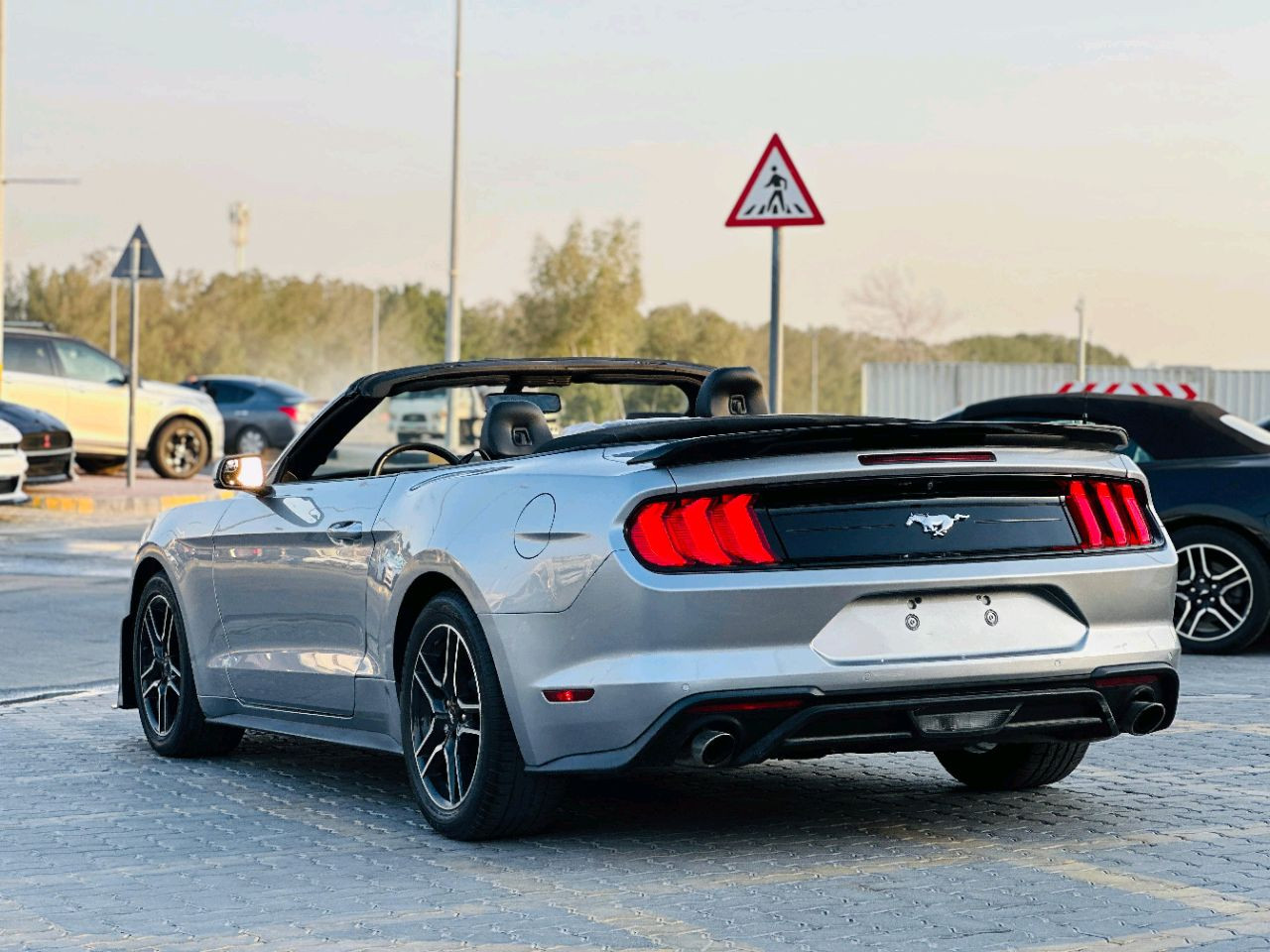 Ford Mustang - Image 8