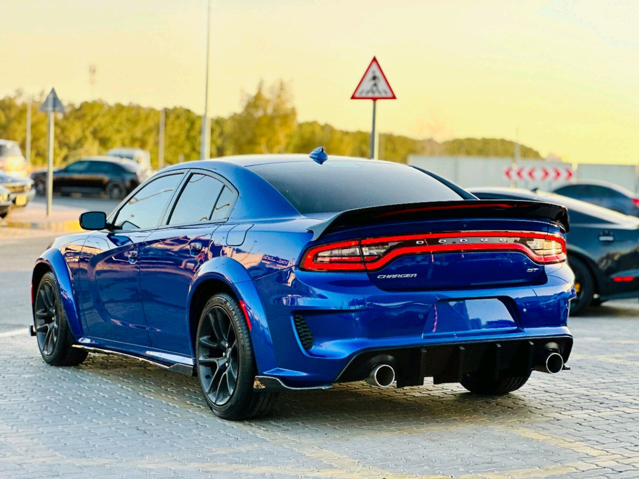 Dodge Charger - Image 8