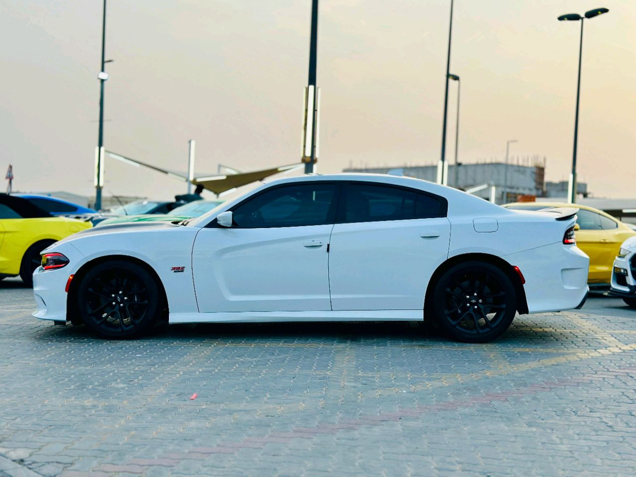 Dodge Charger - Image 9