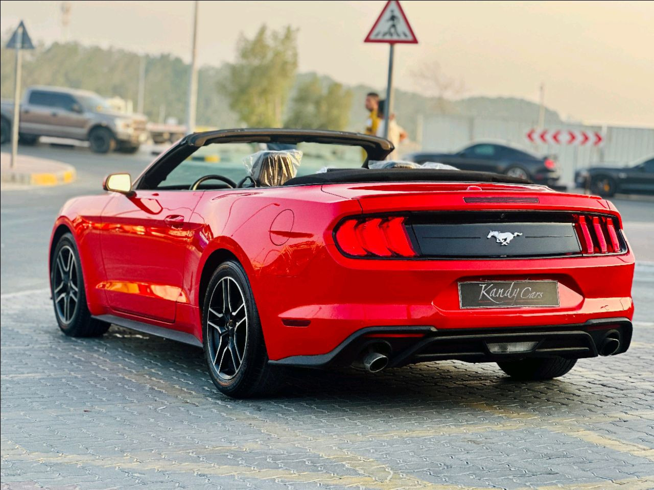 Ford Mustang - Image 8