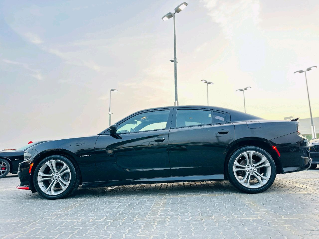 Dodge Charger - Image 16
