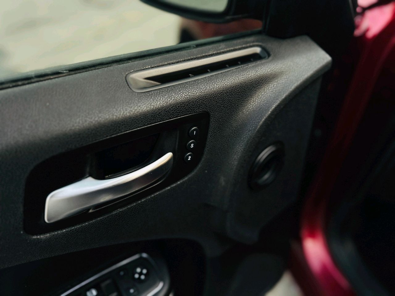 Dodge Charger - Image 12