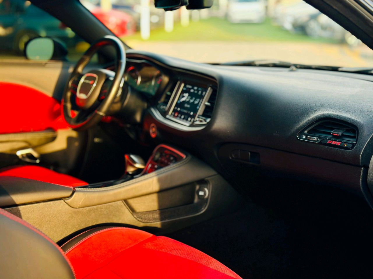 Dodge Challenger - Image 2