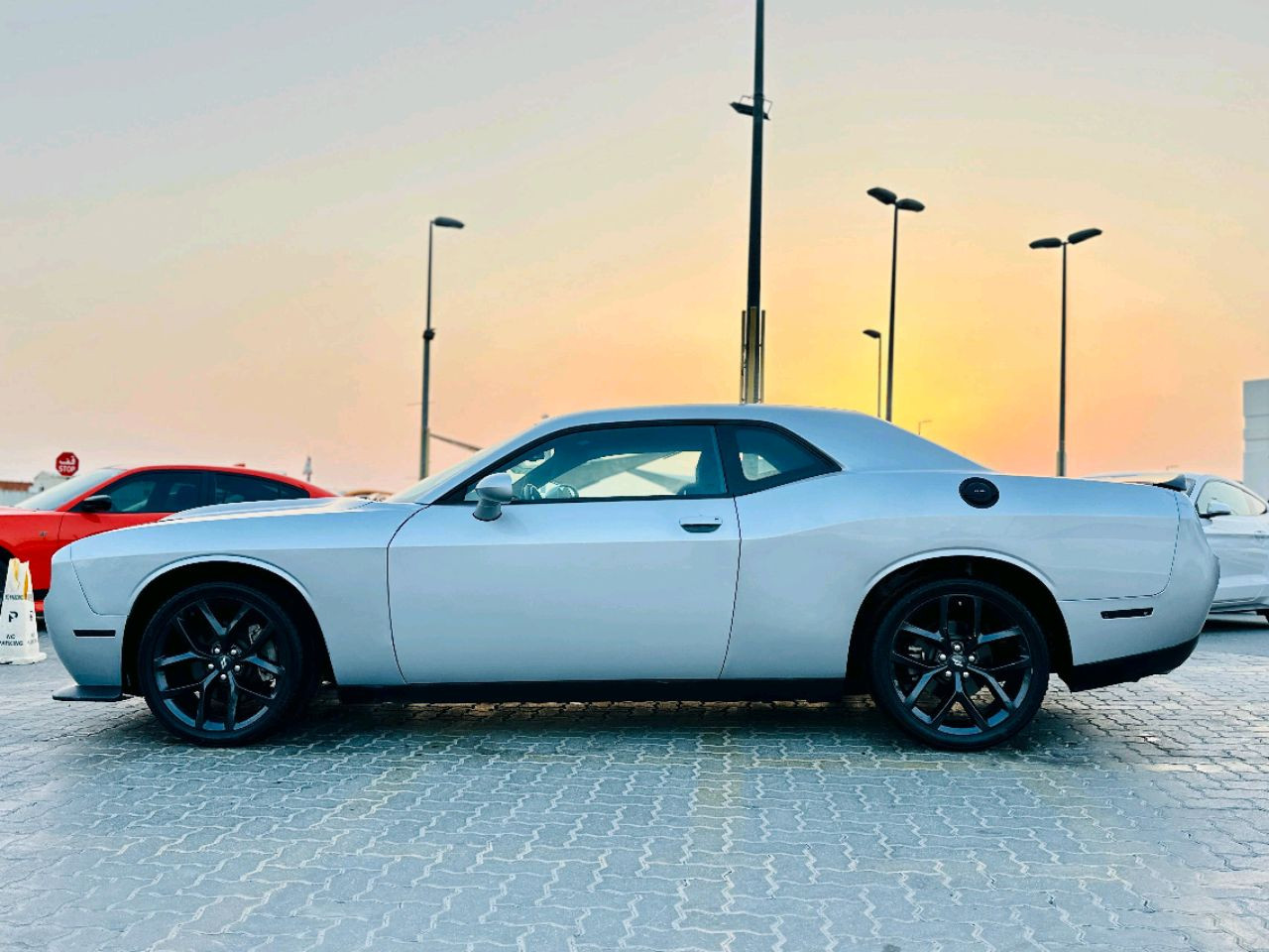 Dodge Challenger - Image 11
