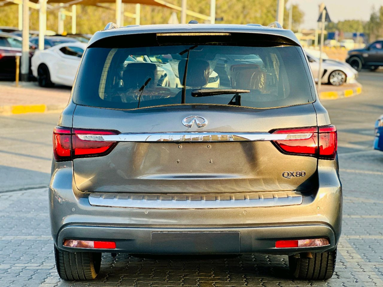 Infiniti QX80 - Image 9