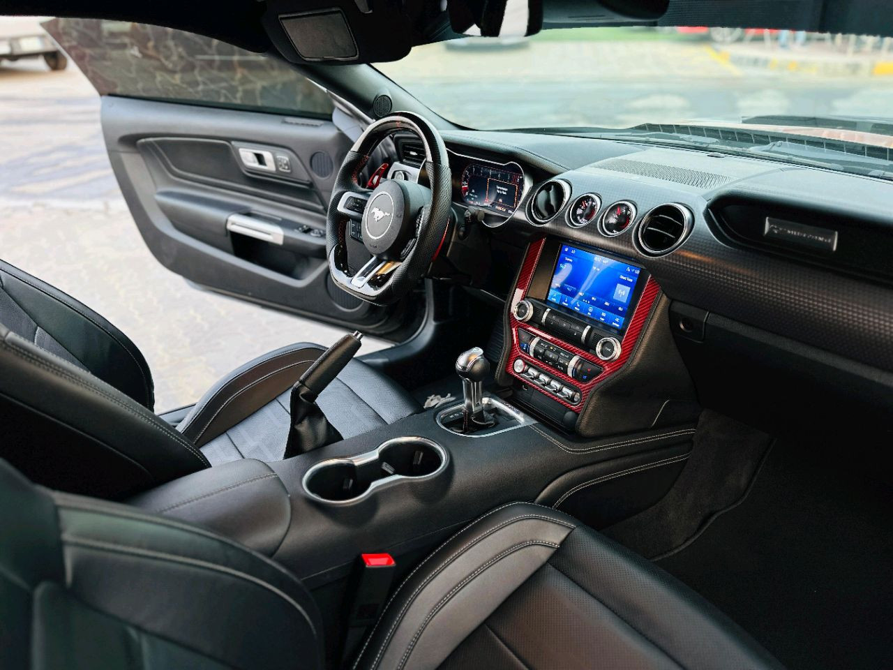 Ford Mustang - Image 12