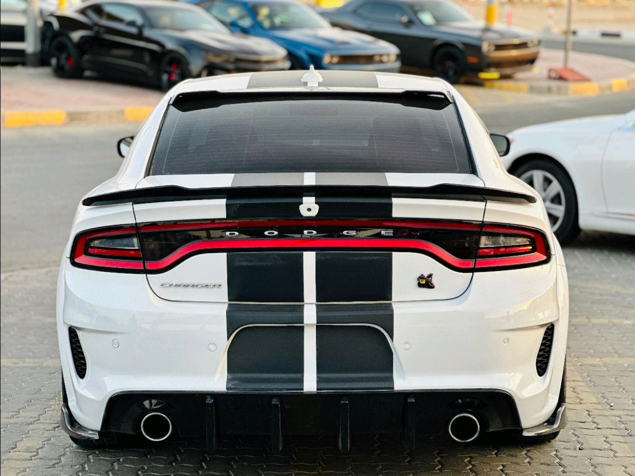 Dodge Charger - Image 7
