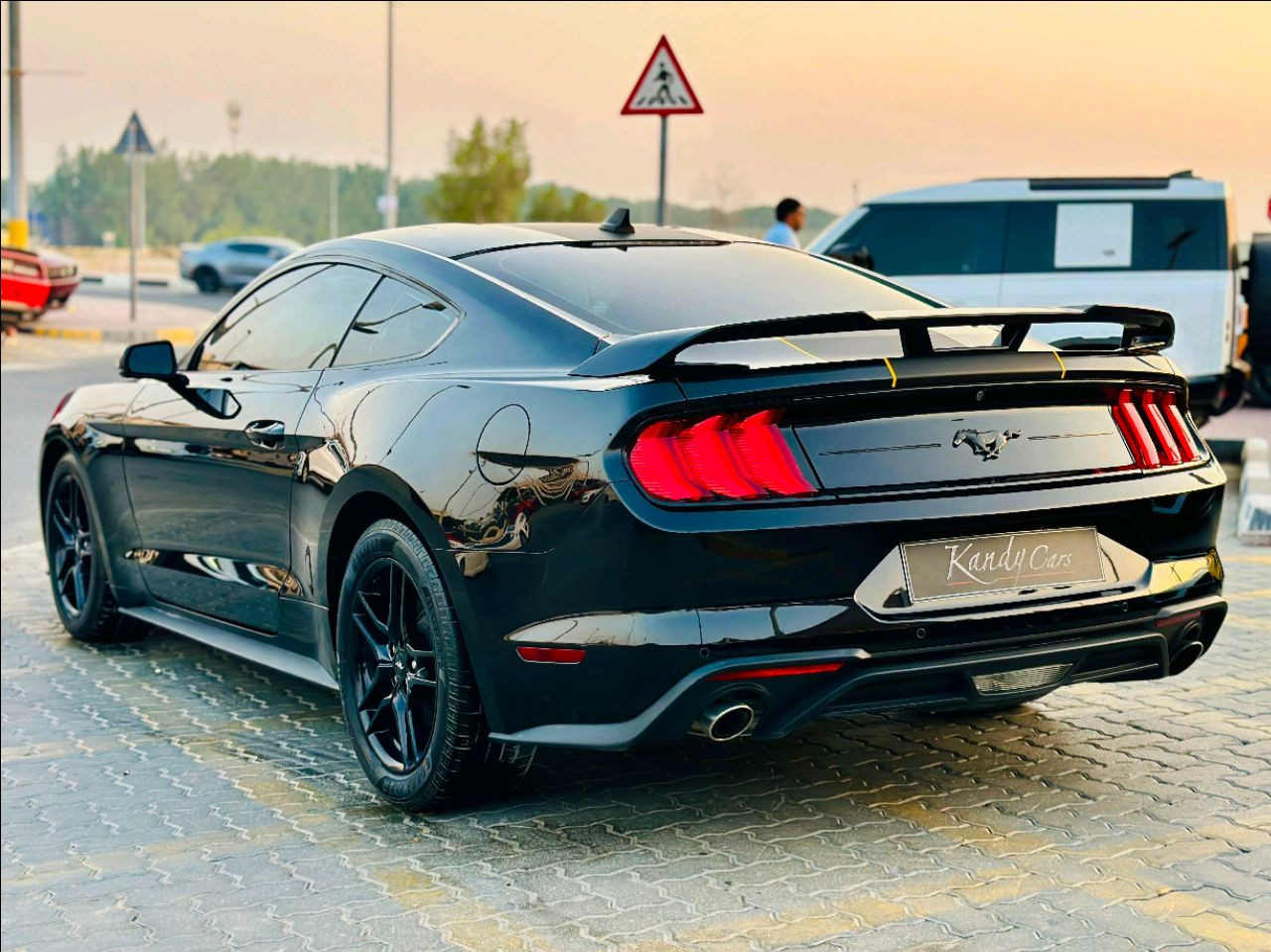 Ford Mustang - Image 8