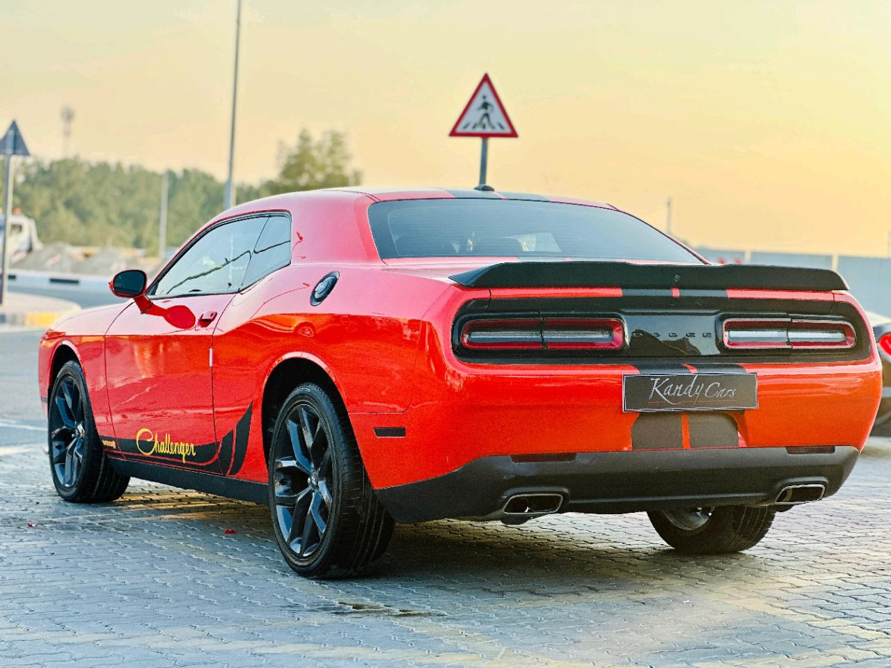 Dodge Challenger - Image 8