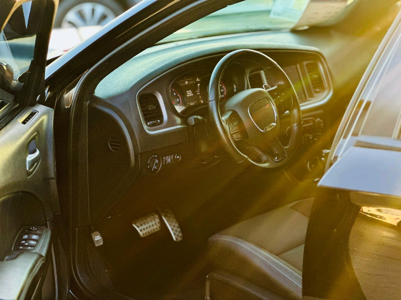 Dodge Charger - Image 10