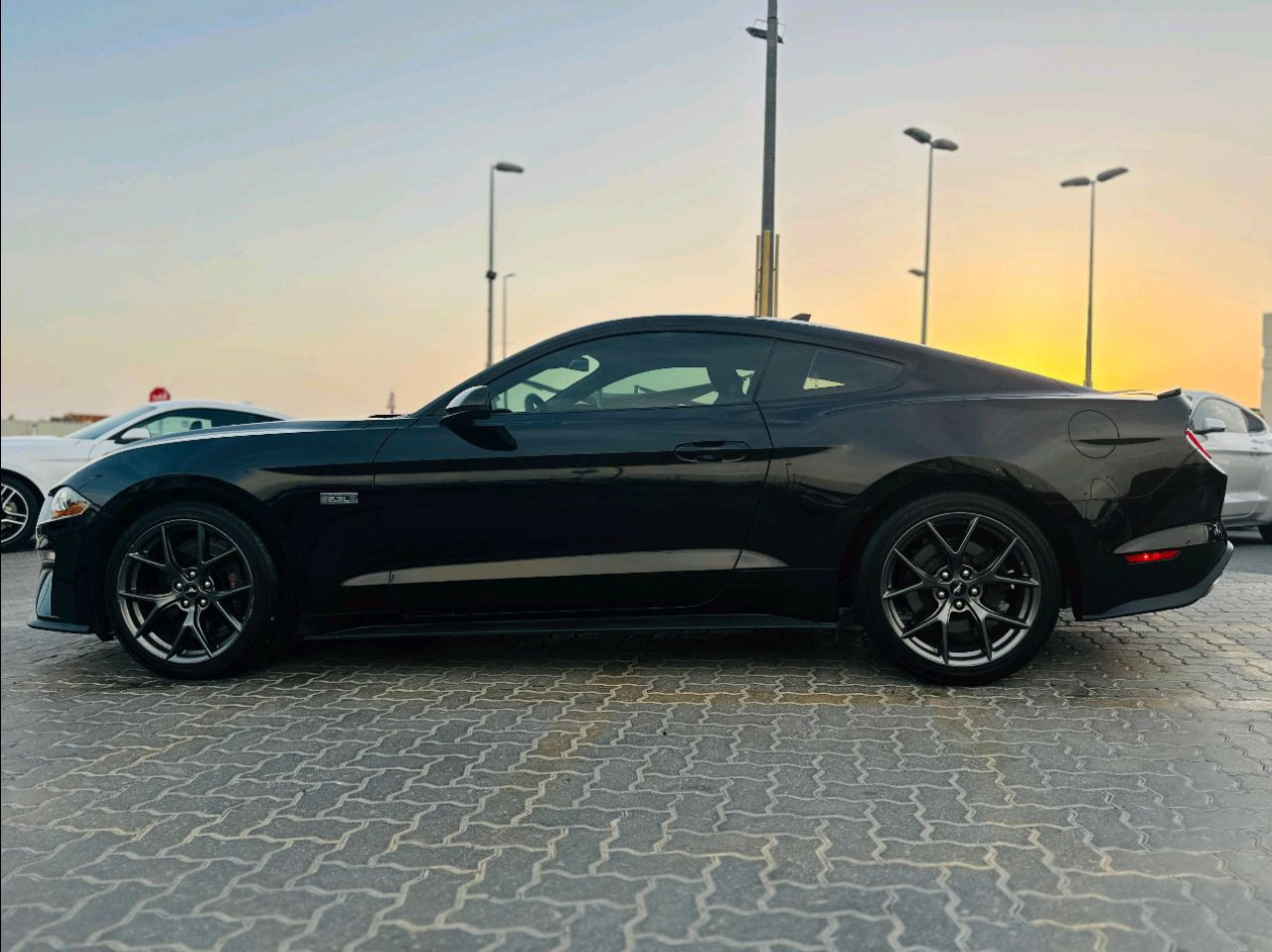 Ford Mustang - Image 9