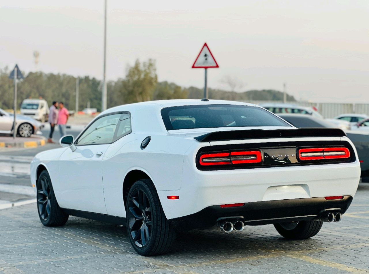 Dodge Challenger - Image 8