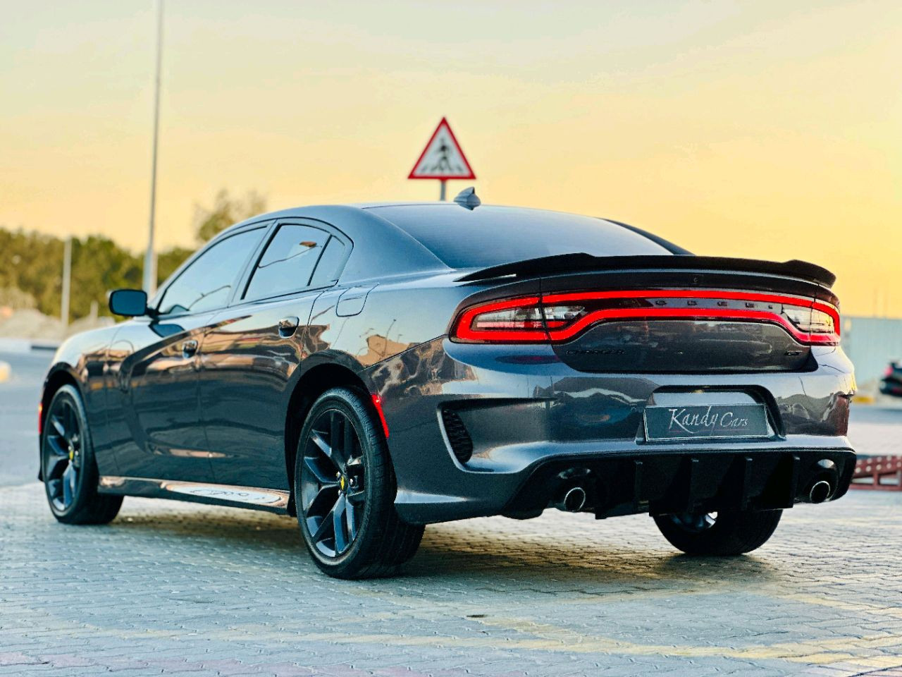 Dodge Charger - Image 12