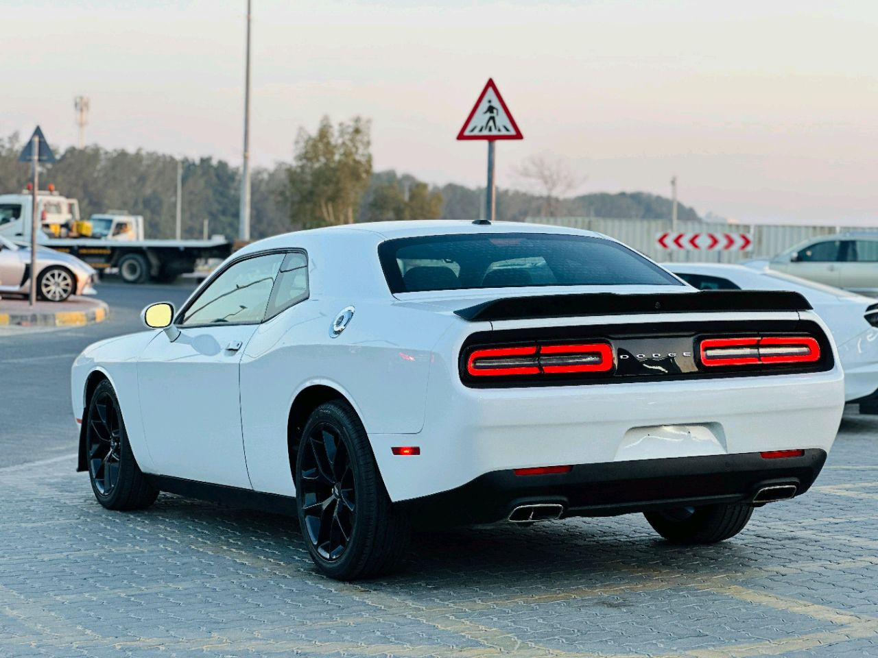 Dodge Challenger - Image 8