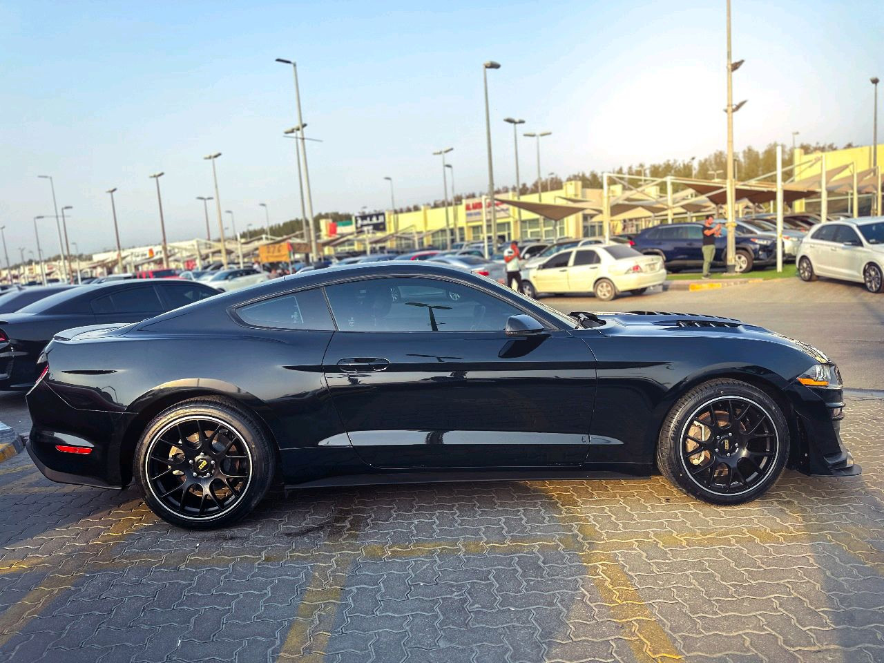 Ford Mustang - Image 5