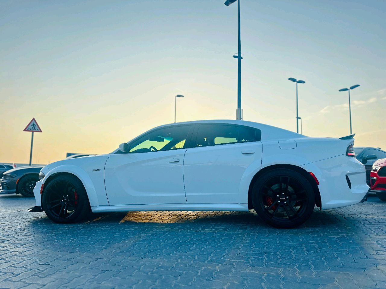 Dodge Charger - Image 9