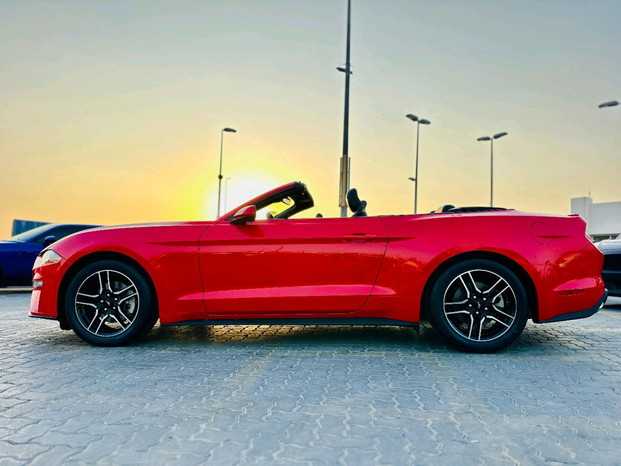 Ford Mustang - Image 9