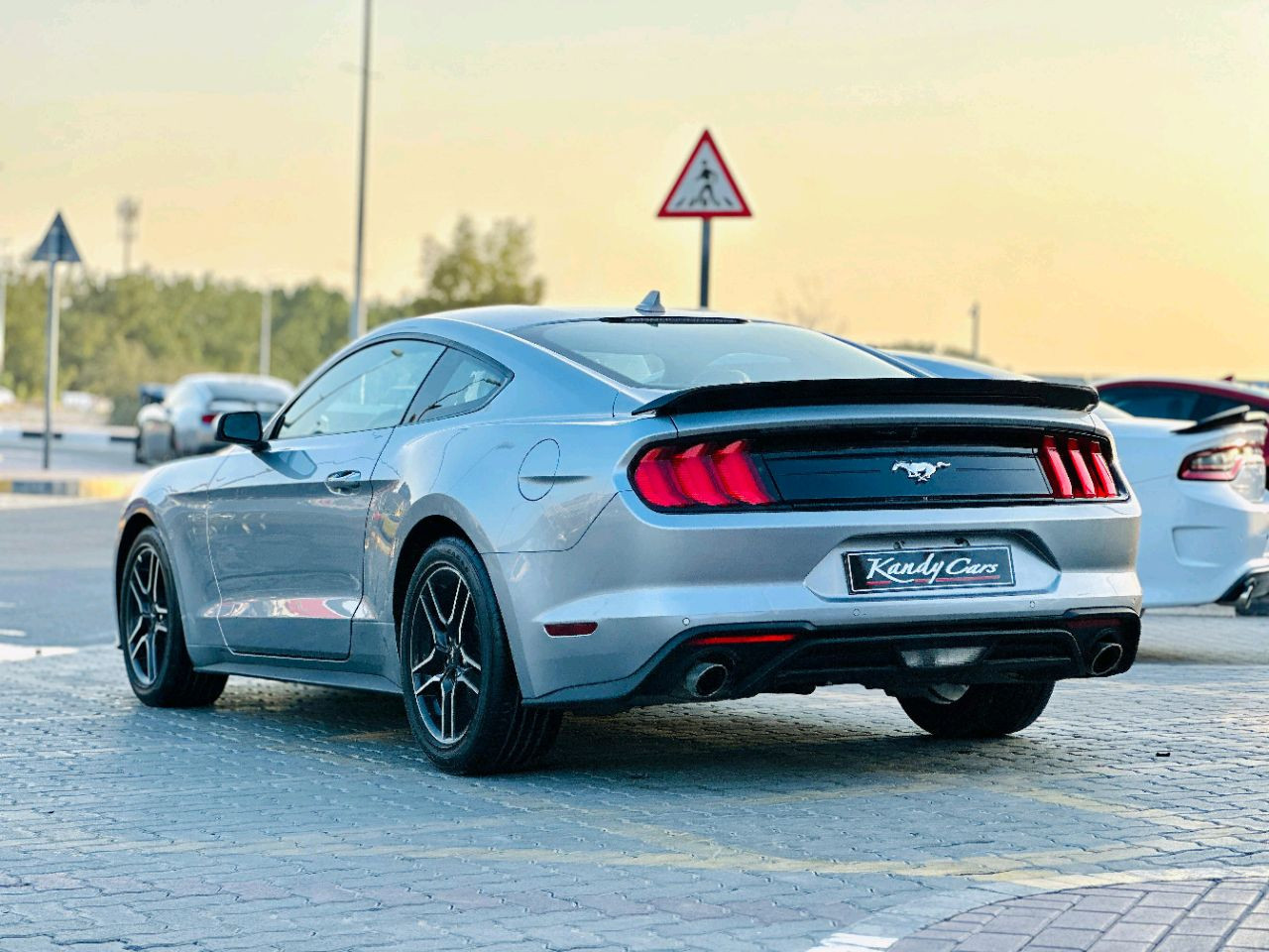 Ford Mustang - Image 8