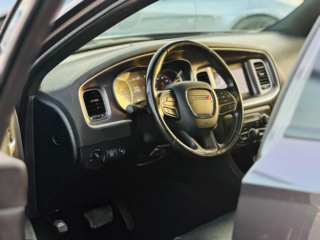 Dodge Charger - Image 6