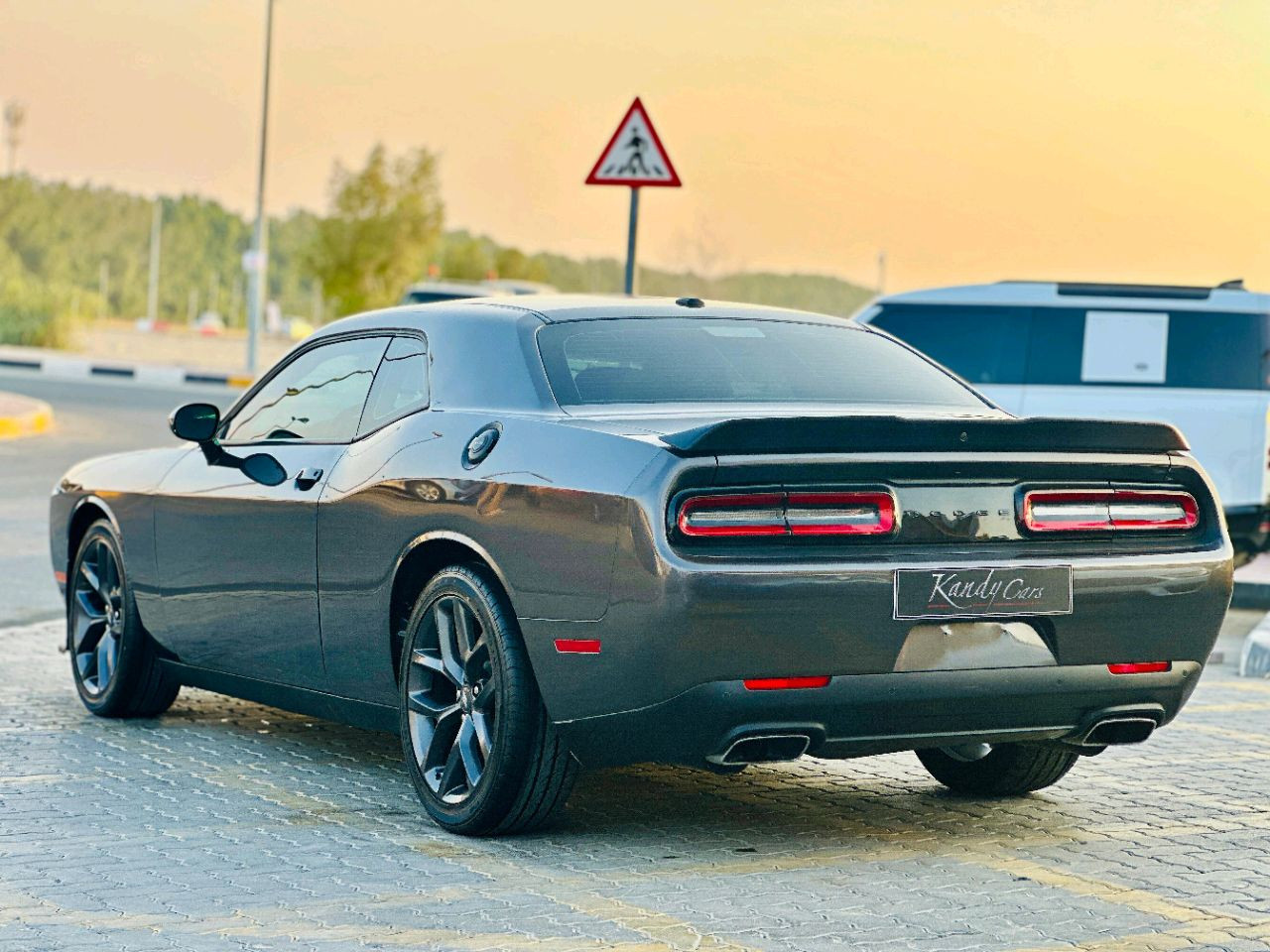 Dodge Challenger - Image 8