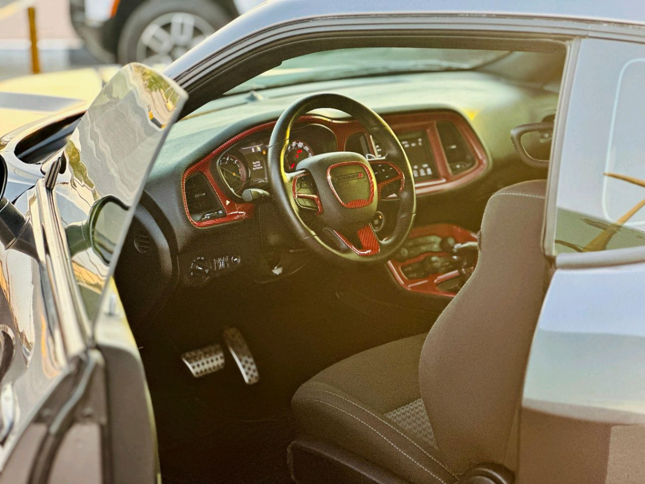 Dodge Challenger - Image 9