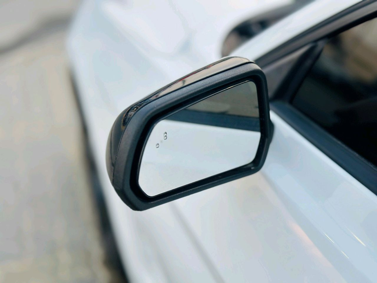 Ford Mustang - Image 10