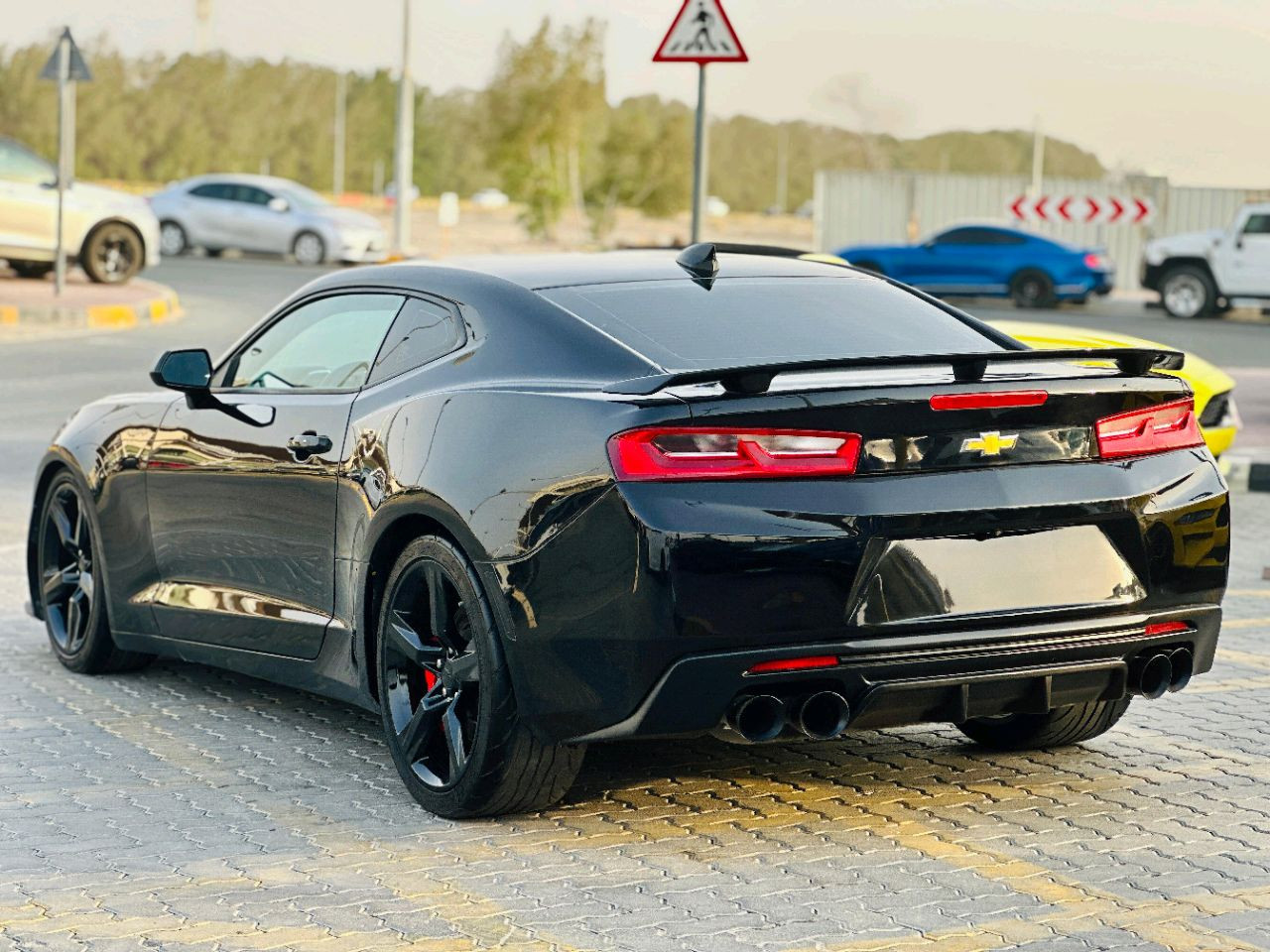 Chevrolet Camaro - Image 7