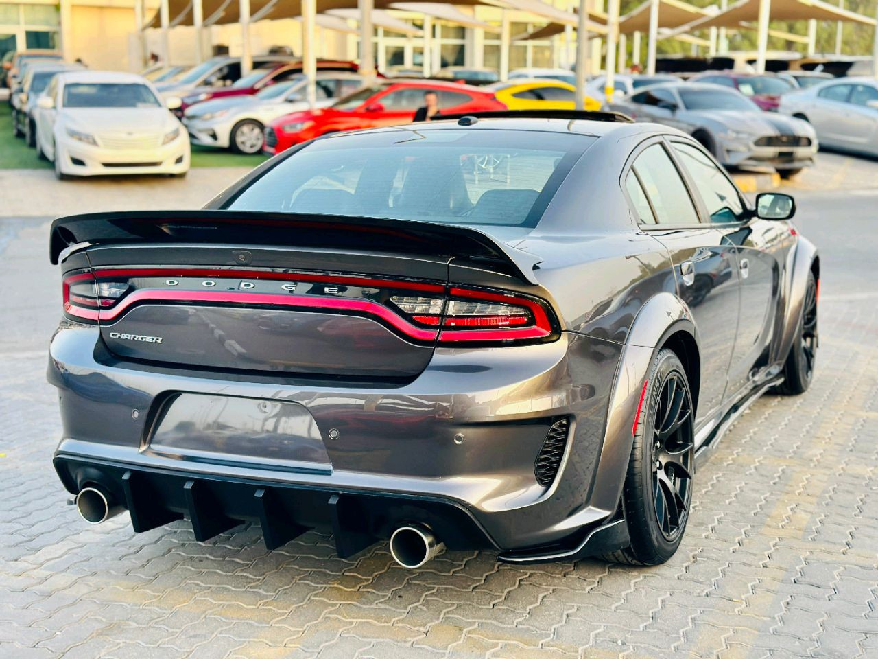 Dodge Charger - Image 12