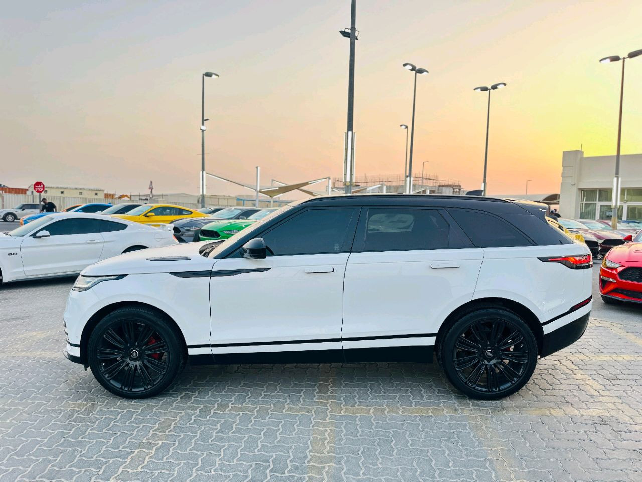 Range Rover VELAR - Image 10