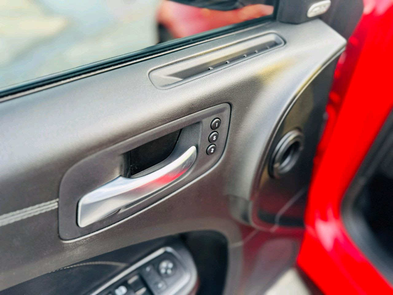 Dodge Charger - Image 10