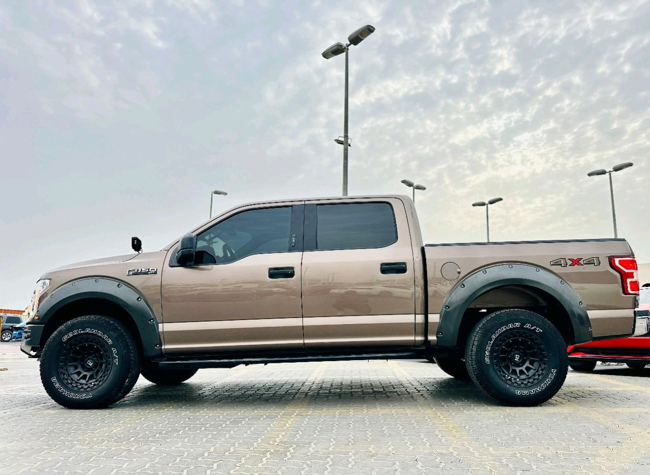 Ford F-Series Pickup - Image 9