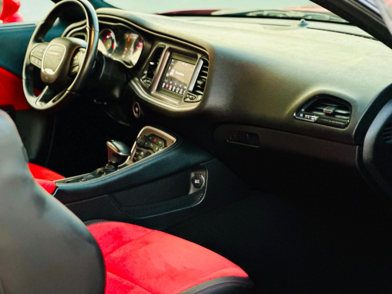 Dodge Challenger - Image 9