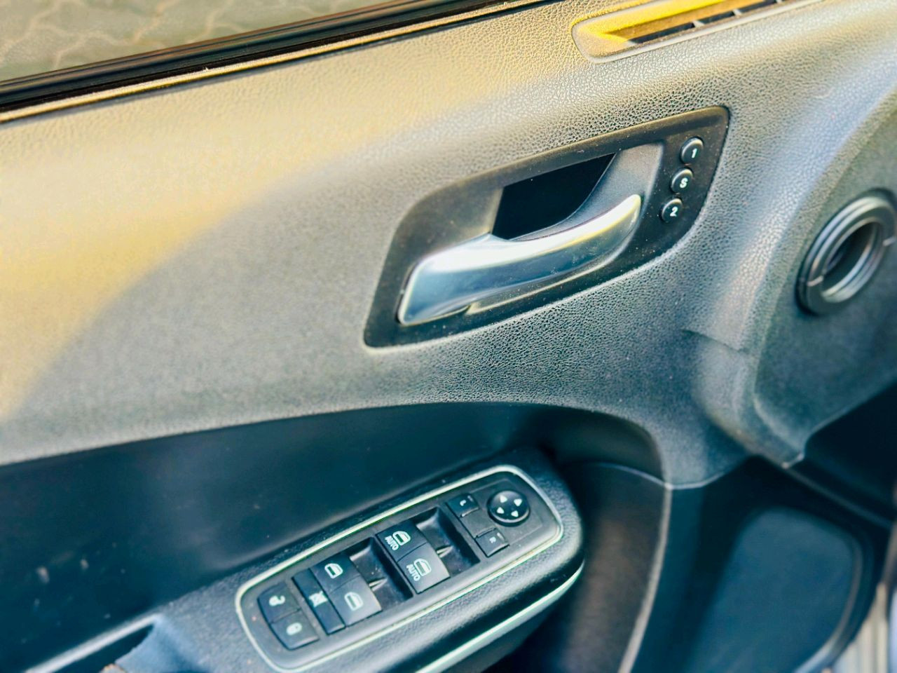 Dodge Charger - Image 12